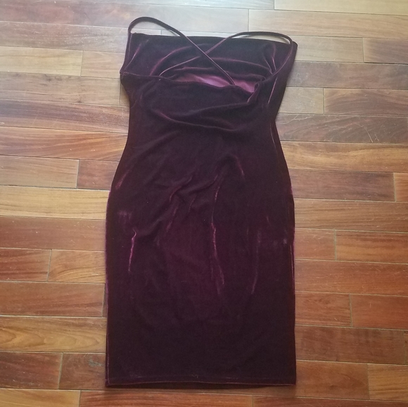 Crushed Velvet Maroon Mini Dress - Picture 3 of 4